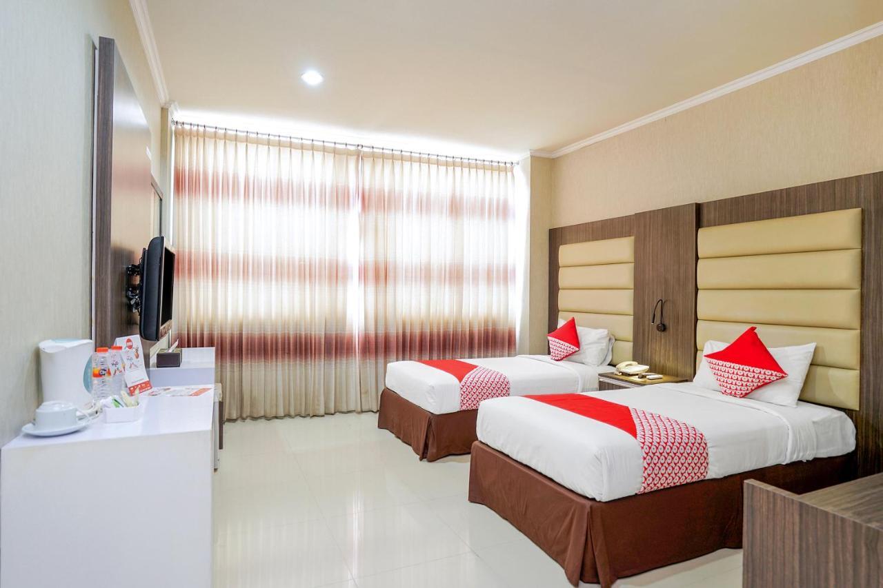 Maumu Hotel & Lounge Surabaja Zewnętrze zdjęcie